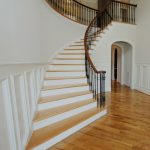 RINGHIERA IN ACCIAIO E LEGNO CON FISSAGGIO A TERRA